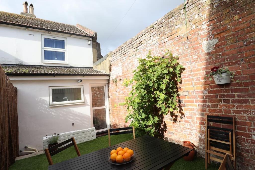 Cute Cottage 4 Mins From Cafes Station And Sea St Leonards-on-Sea Экстерьер фото