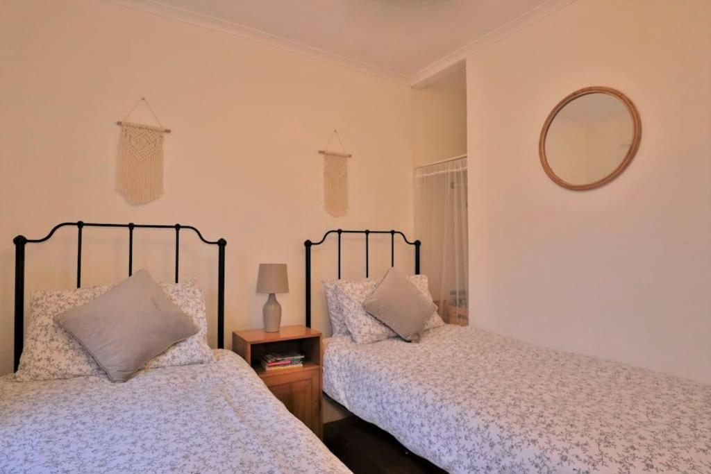 Cute Cottage 4 Mins From Cafes Station And Sea St Leonards-on-Sea Экстерьер фото